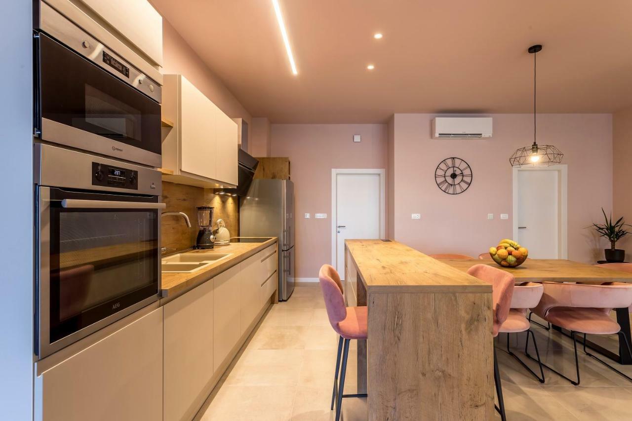Apartment Luxury With Hot Tub Omis