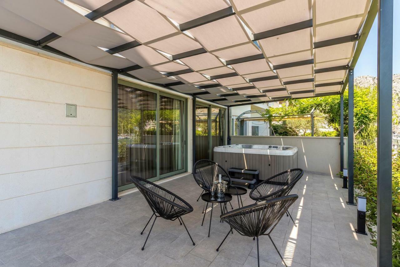 Luxury With Hot Tub Apartment Omis