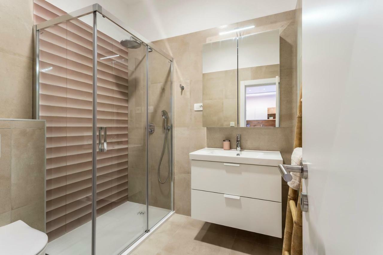 Luxury With Hot Tub * Omis